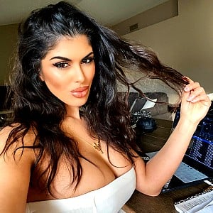 Yasmina Angele