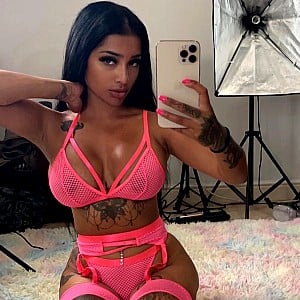 Yasmina Khan