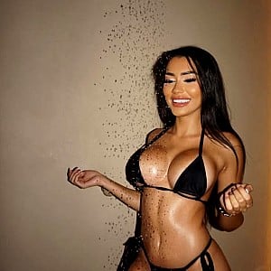 Yasmine Eve