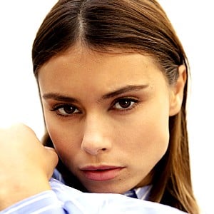 Yasmine Ravel