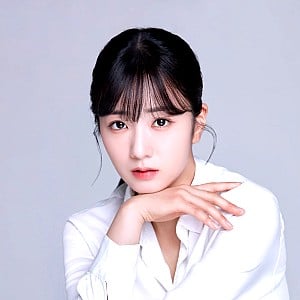 Yoon Bo-mi