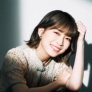 Yoshino Aoyama