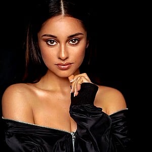 Yvette Monreal