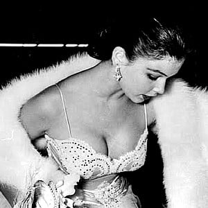 Yvonne Craig