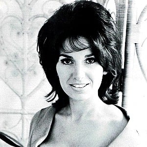 Yvonne Romain