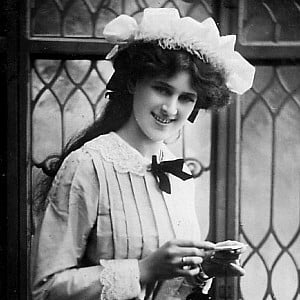 Zena Dare