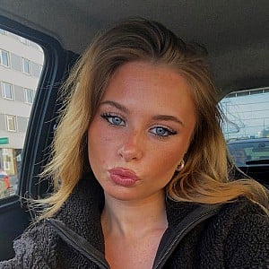 Zoe Collins