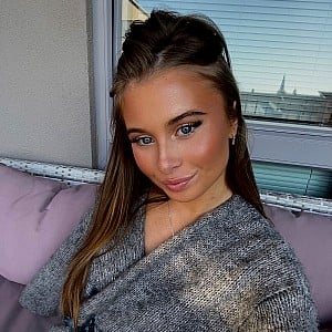 Zoe Collins