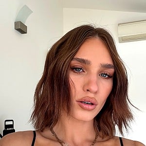 Zoe Cross