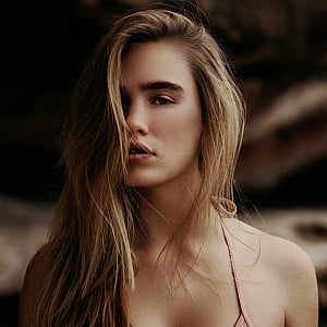 Zoe Cross