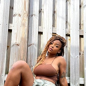 Zuri Bella Rose