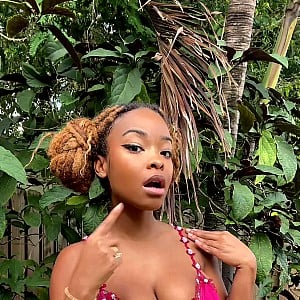 Zuri Bella Rose