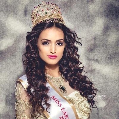 Aaital Khosla - Uczestniczka konkursów piękności, Modelka