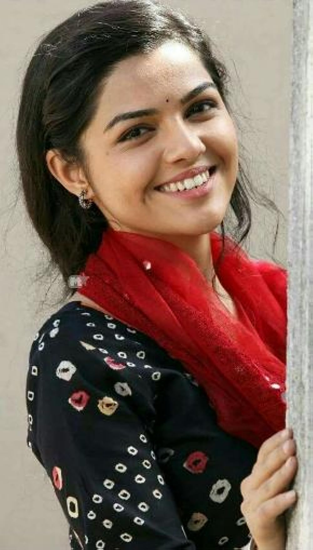 Aarya Ambekar - Free pics, galleries & more at Babepedia