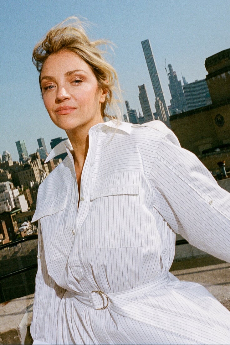 Abby Elliott - Free pics, galleries & more at Babepedia