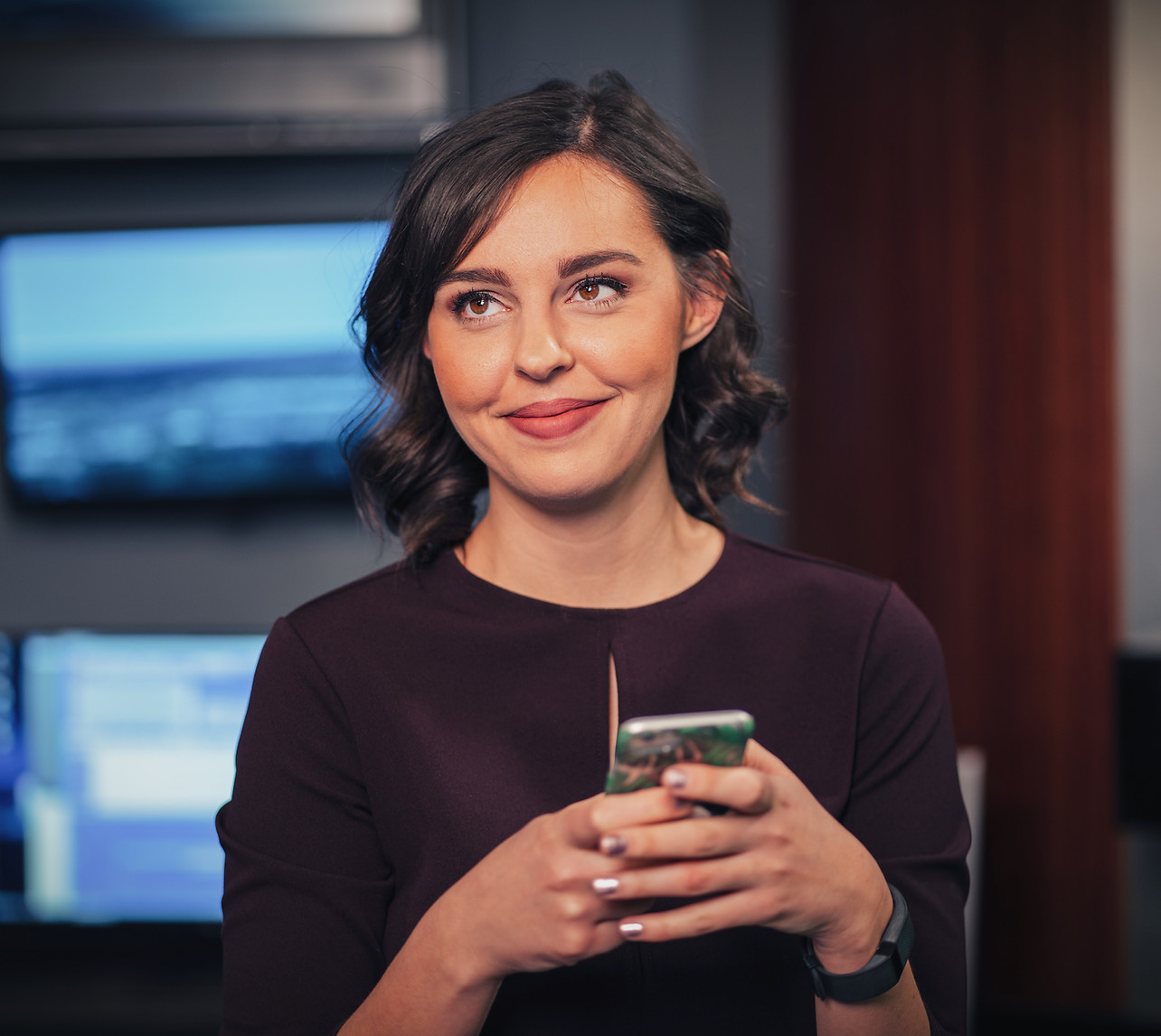 Alana Cameron - Gospodarz telewizyjny, Pogodowa dziewczyna