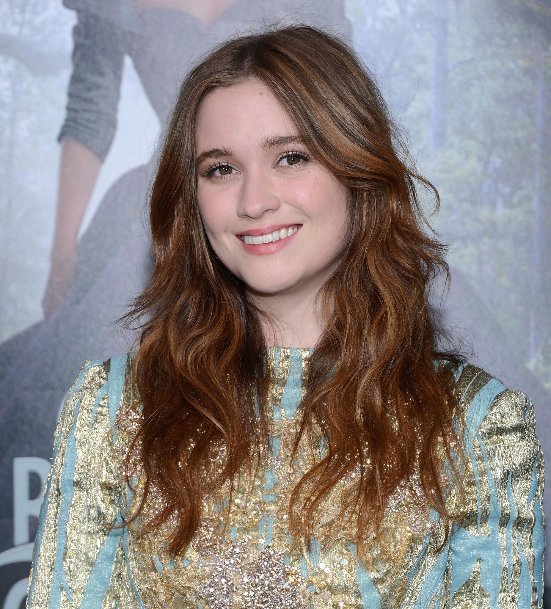 Alice Englert - Free pics, galleries & more at Babepedia