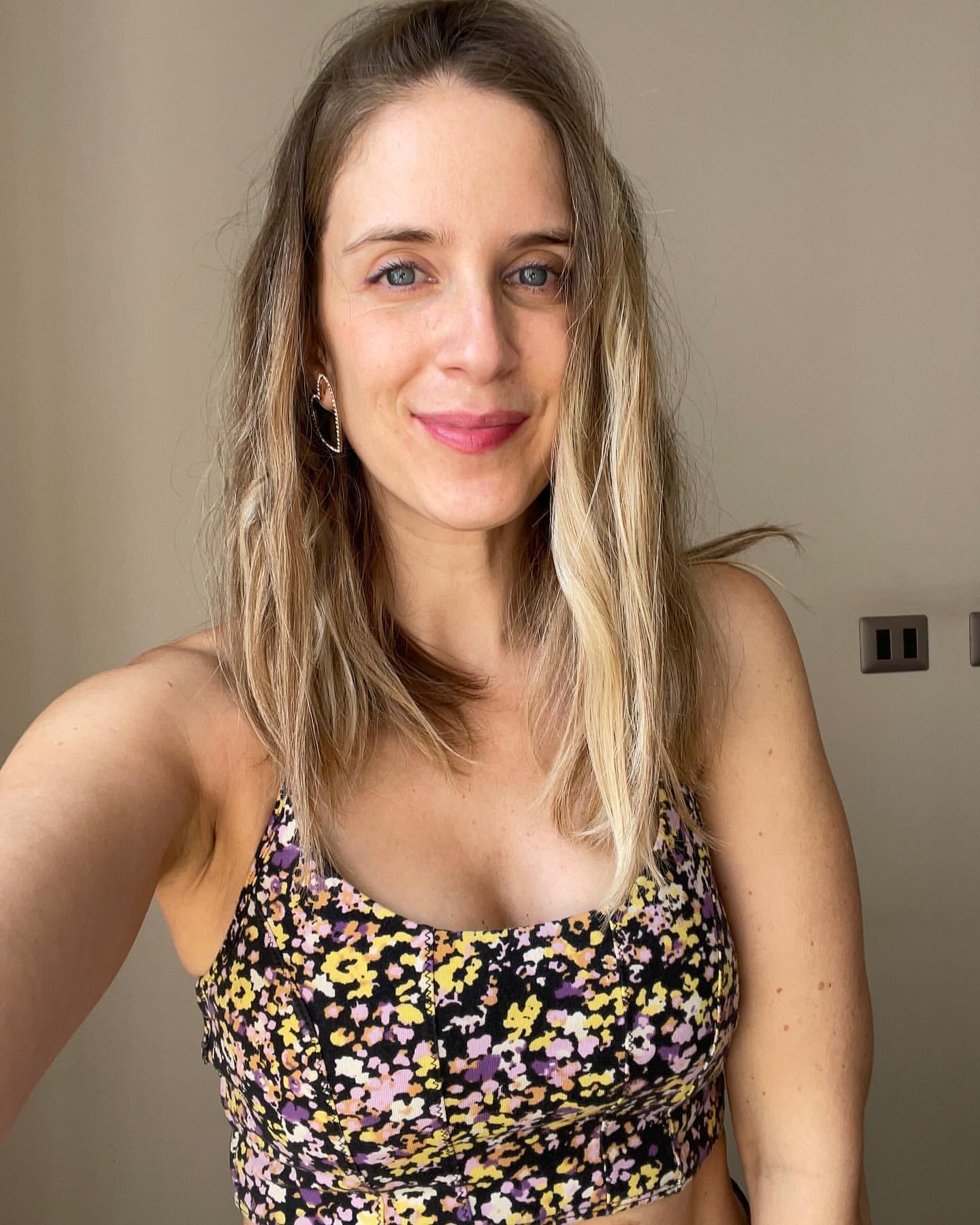 Alison Mandel - Free pics, galleries & more at Babepedia