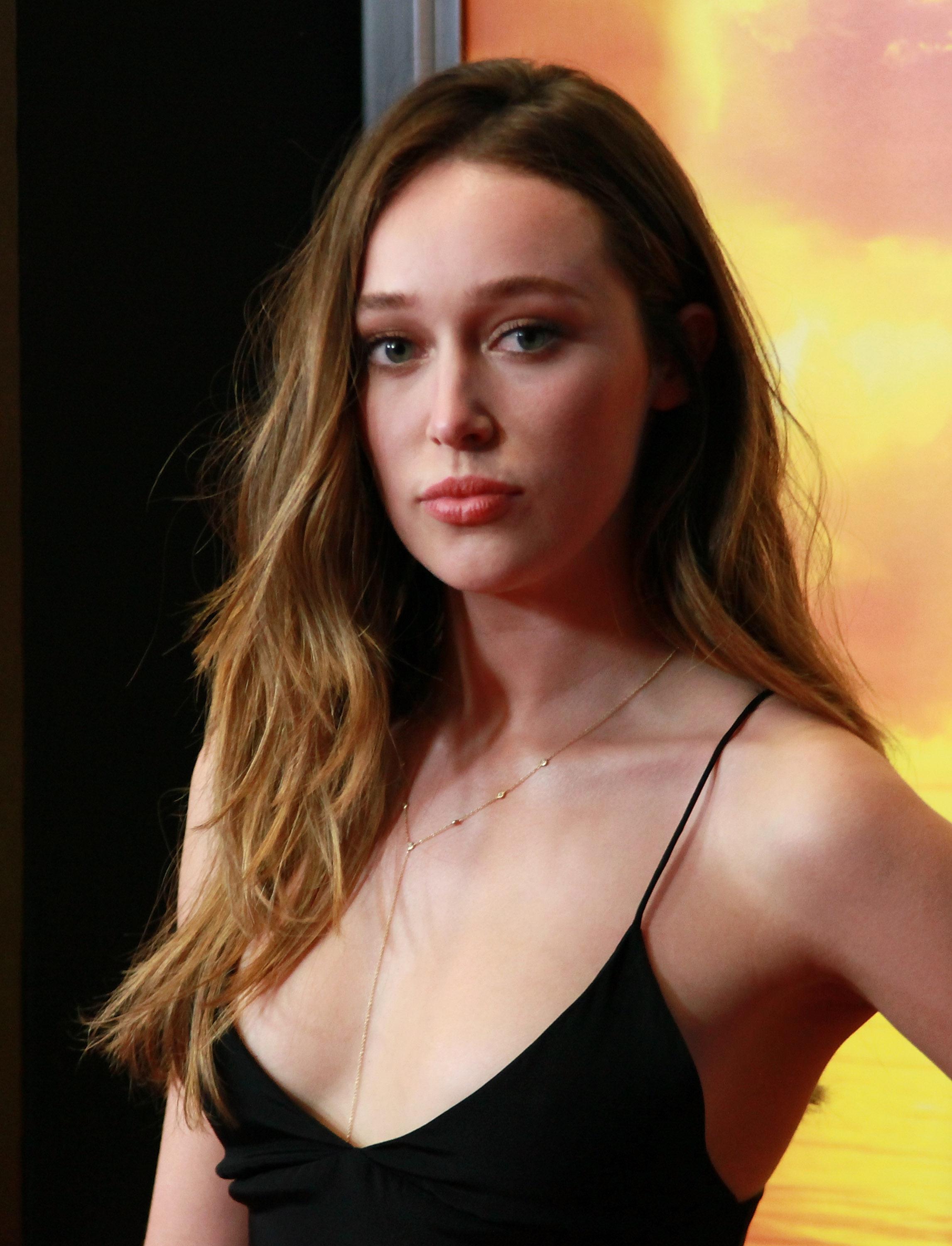 Alycia Debnam-Carey Sex