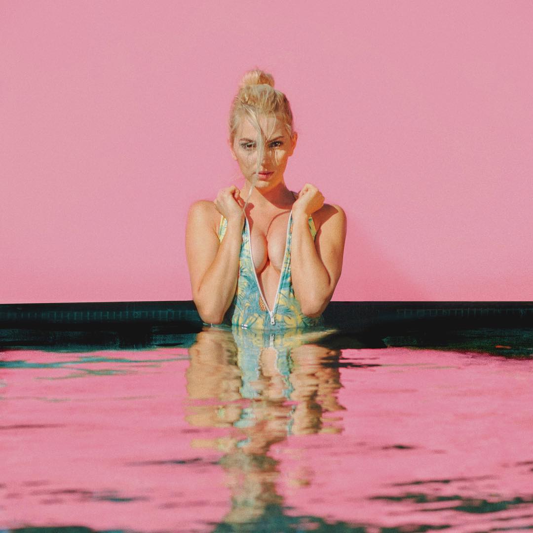 Alyson Gorske's candid sexy shot