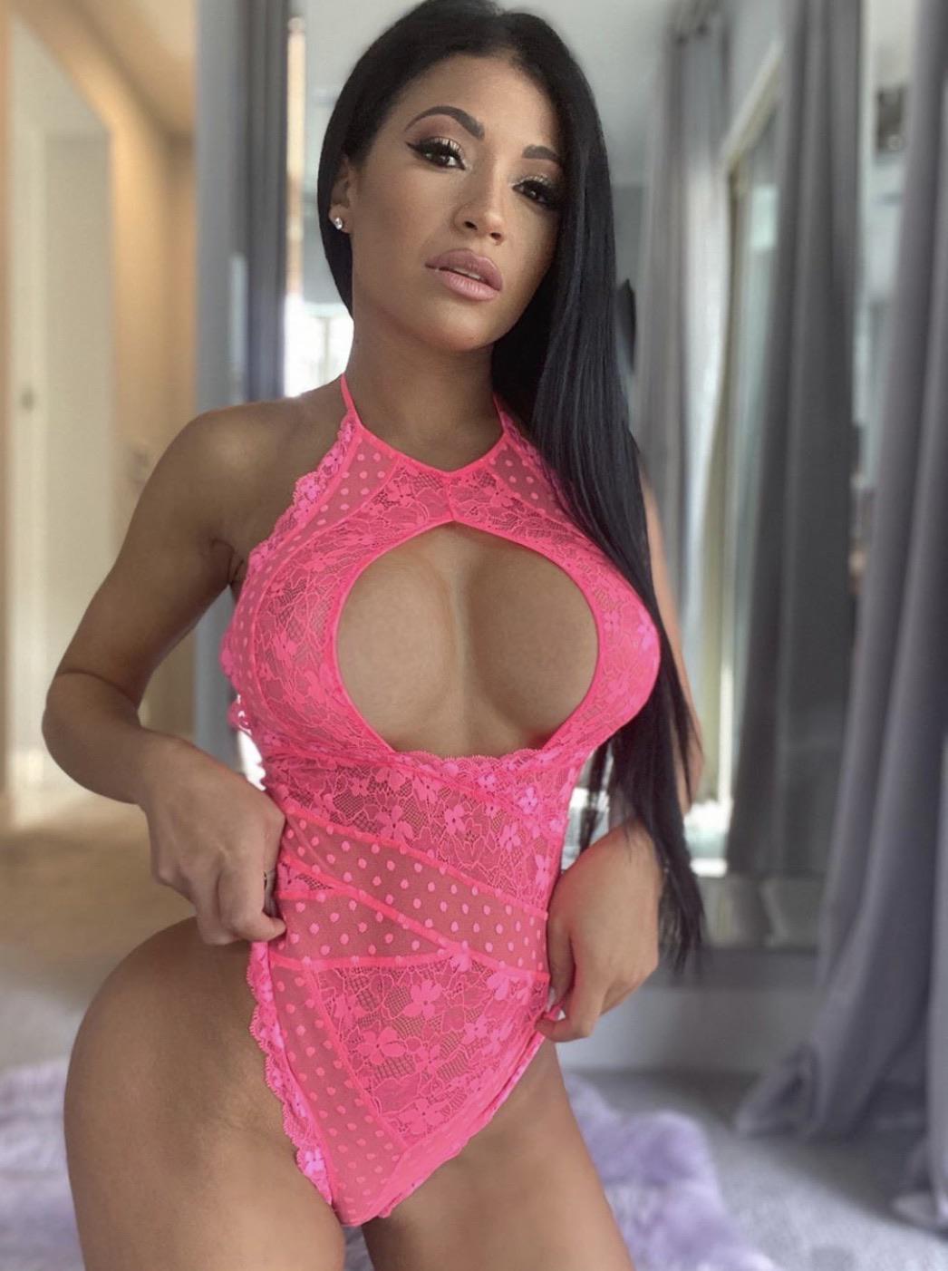 Alyssa Lavonne - Free pics, galleries & more at Babepedia