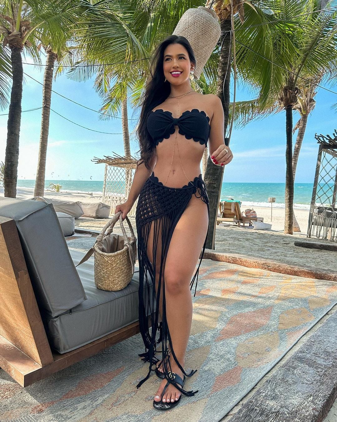 Amanda Gomes - Free pics, galleries & more at Babepedia