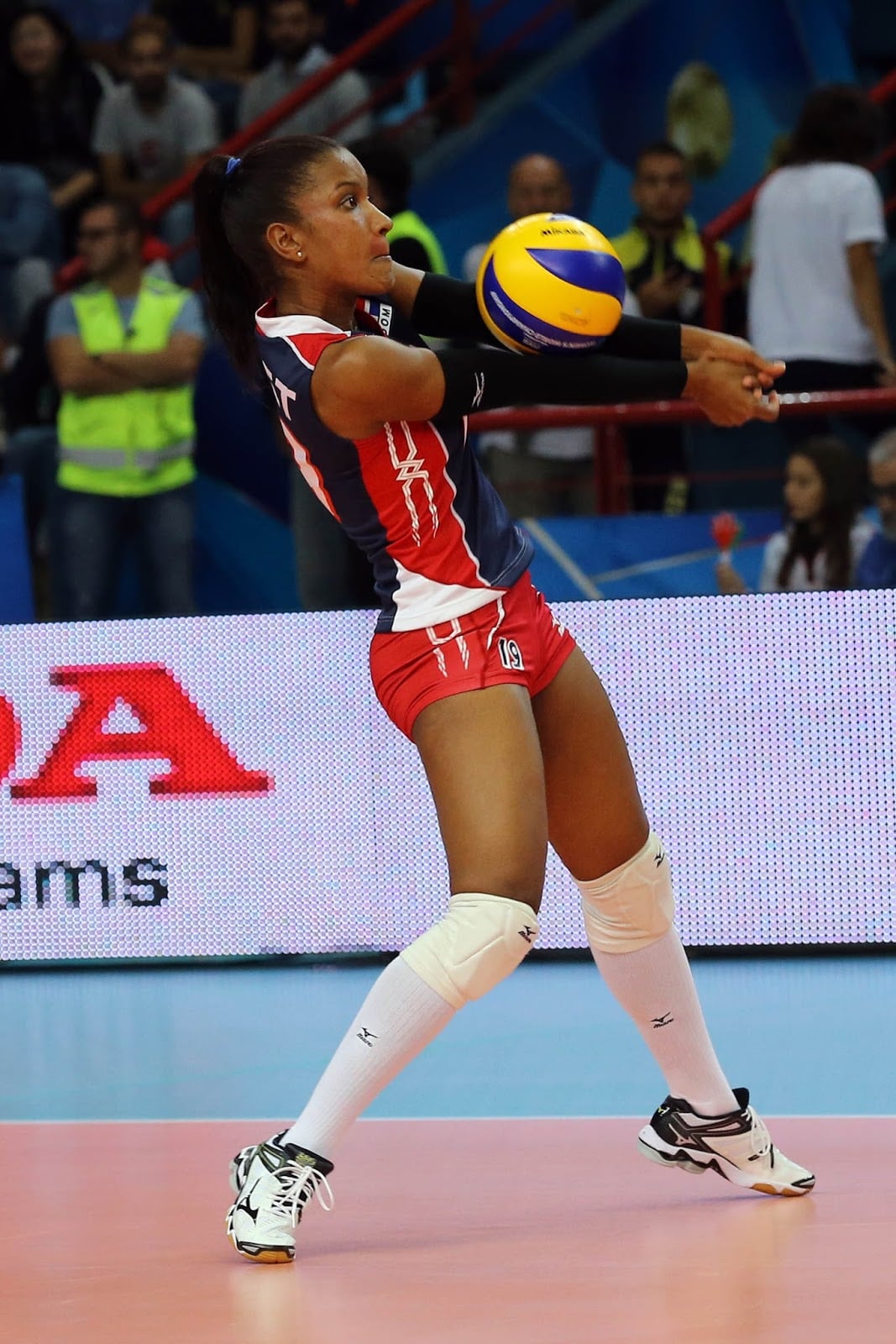 Ana Binet - Sportsmenka: siatkarka (była)