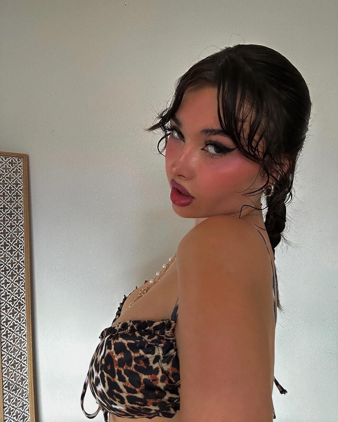 Ana Whiterose - Free pics, galleries & more at Babepedia