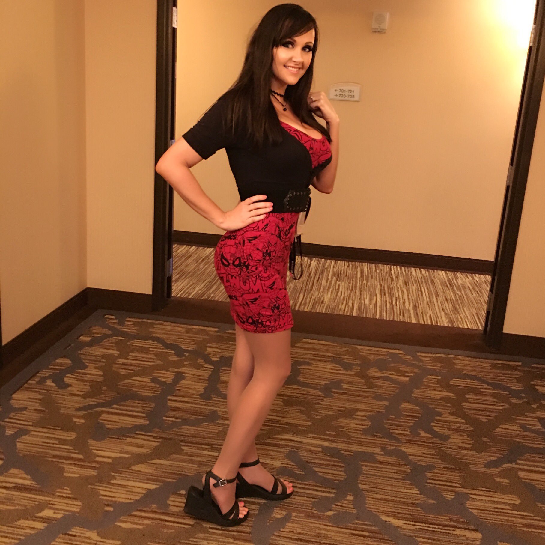Angie Griffin - Free sexy pics, galleries & more at Babepedia