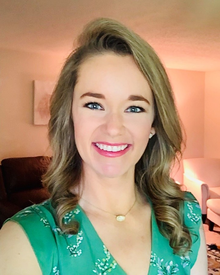 Anna Montgomery - Uczestniczka konkursów piękności (była)