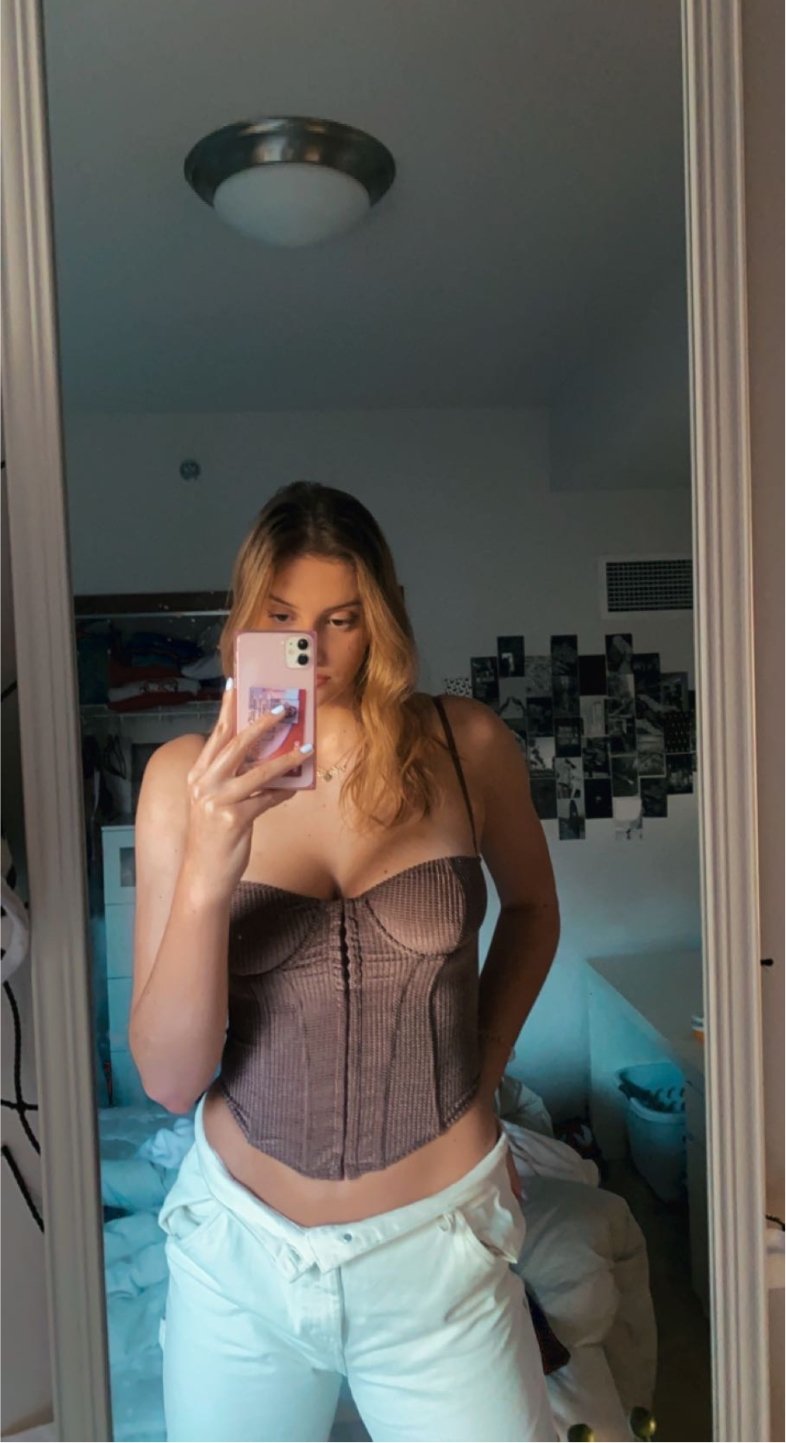 Anna Smrek - Free pics, galleries & more at Babepedia