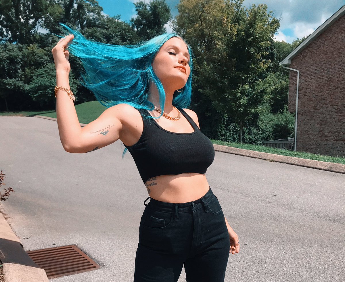 Annalise Mahanes - Free pics, galleries & more at Babepedia