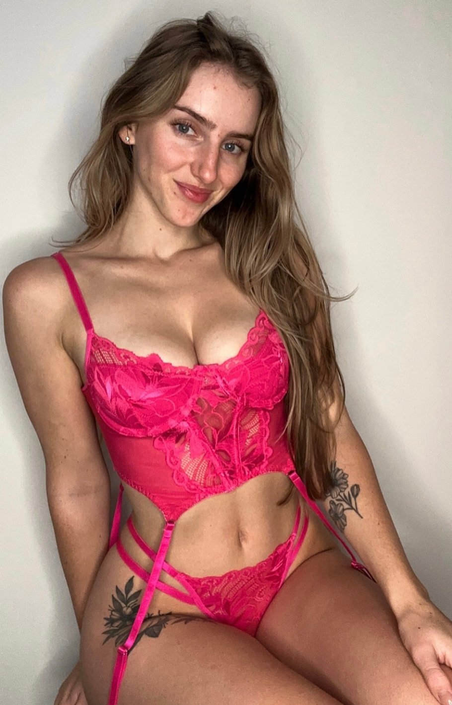 Arabella Wilcock - Free pics, galleries & more at Babepedia