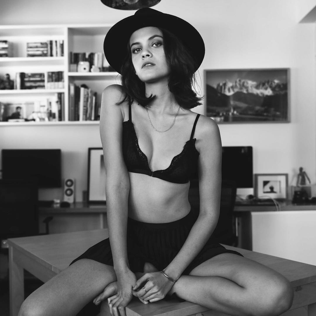 Ariel Mortman - Free pics, galleries & more at Babepedia