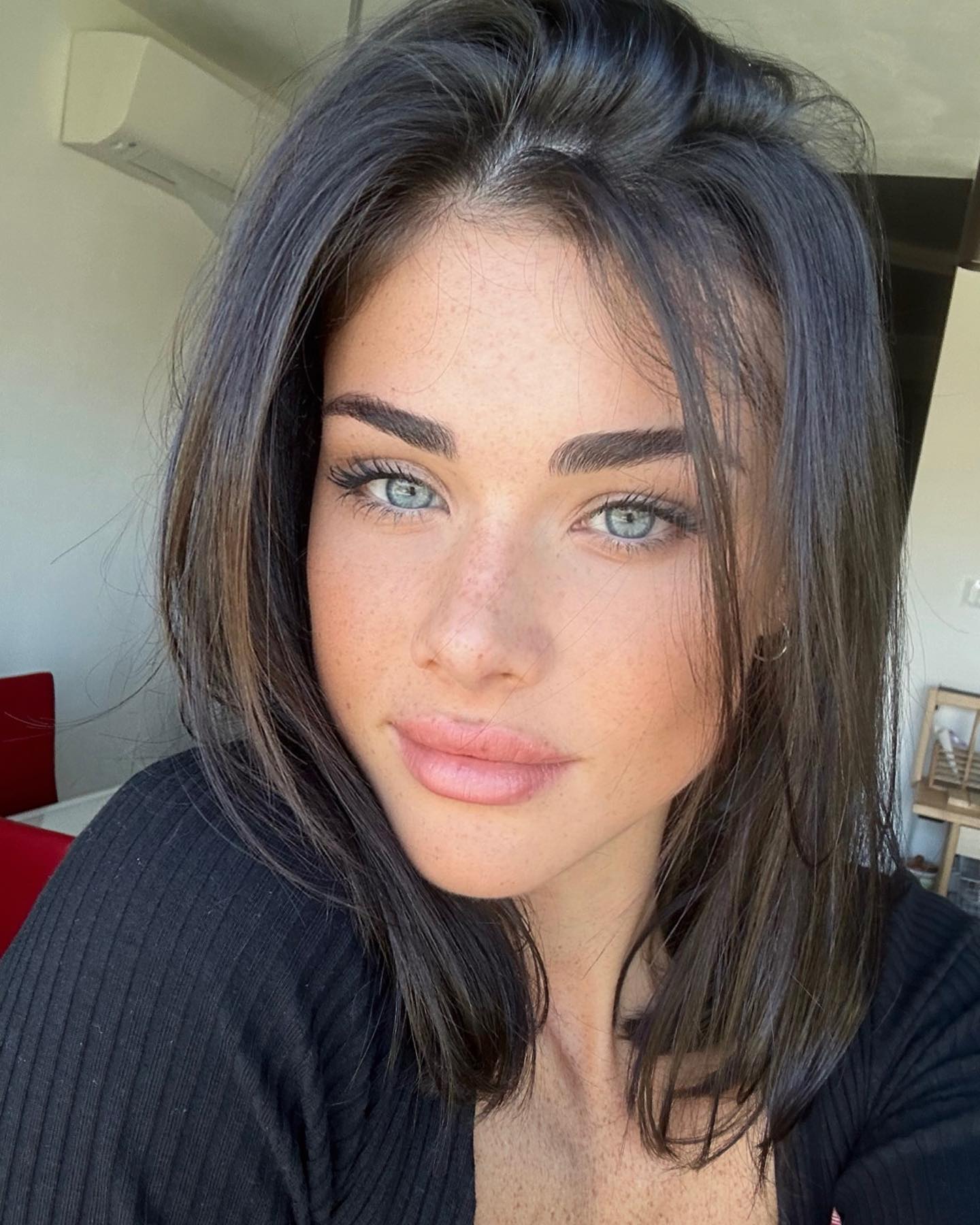 Ariel Serra - Free pics, galleries & more at Babepedia