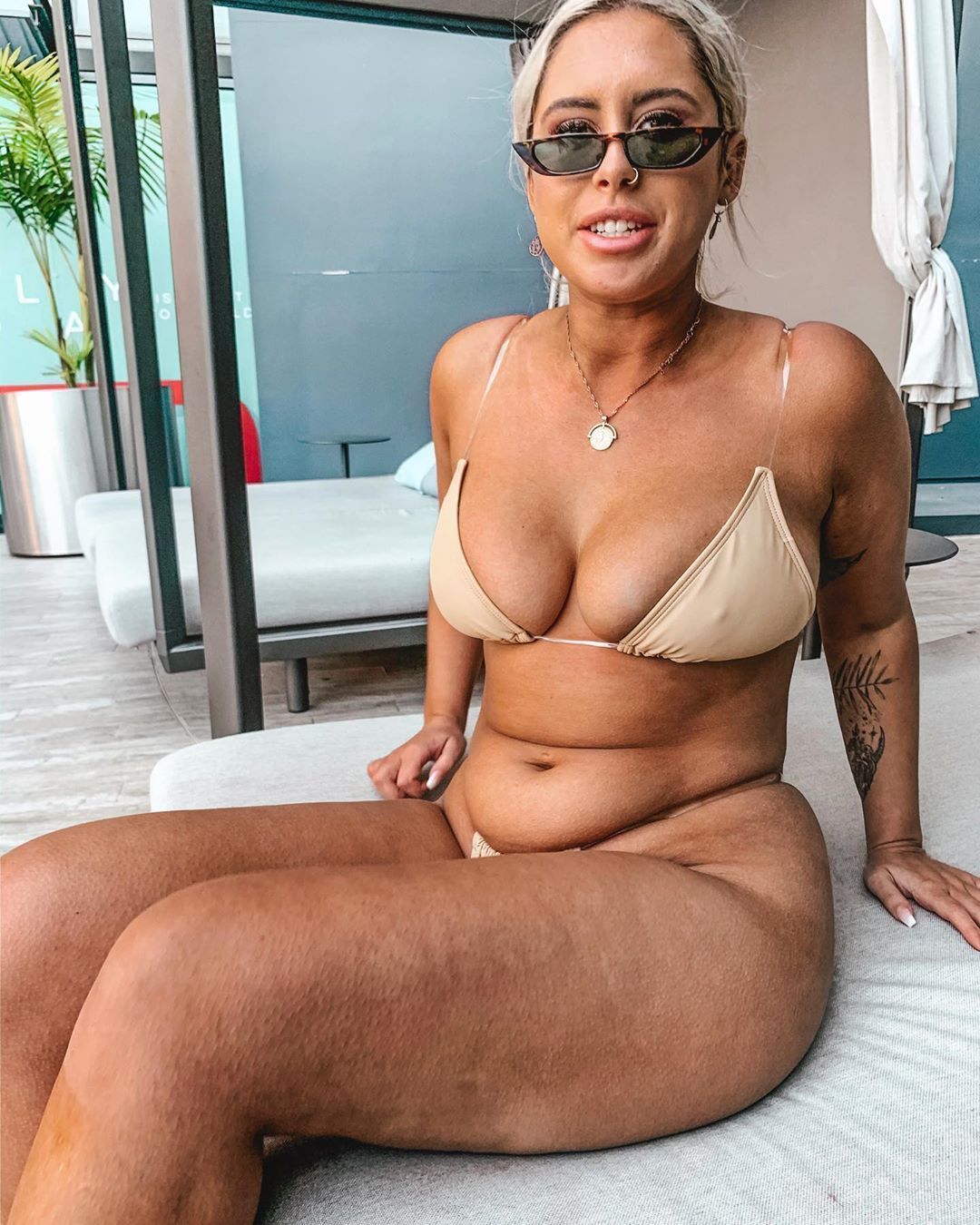 Ariella Nyssa - Free pics, galleries & more at Babepedia