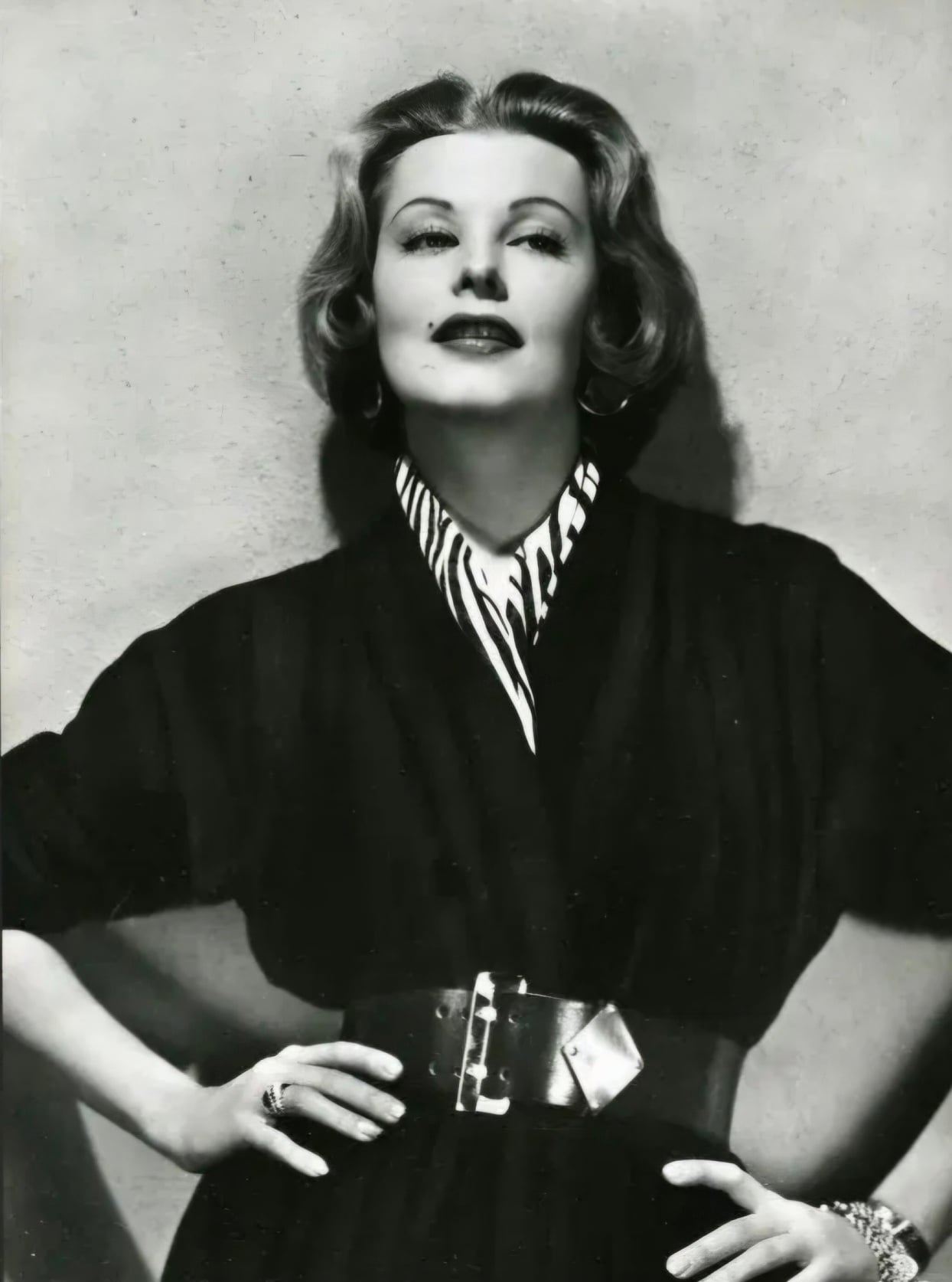 Unseen photos of Arlene Dahl showing full exposure right here