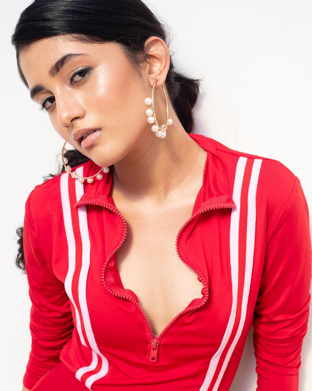 Ashlesha Thakur - Free pics, galleries & more at Babepedia