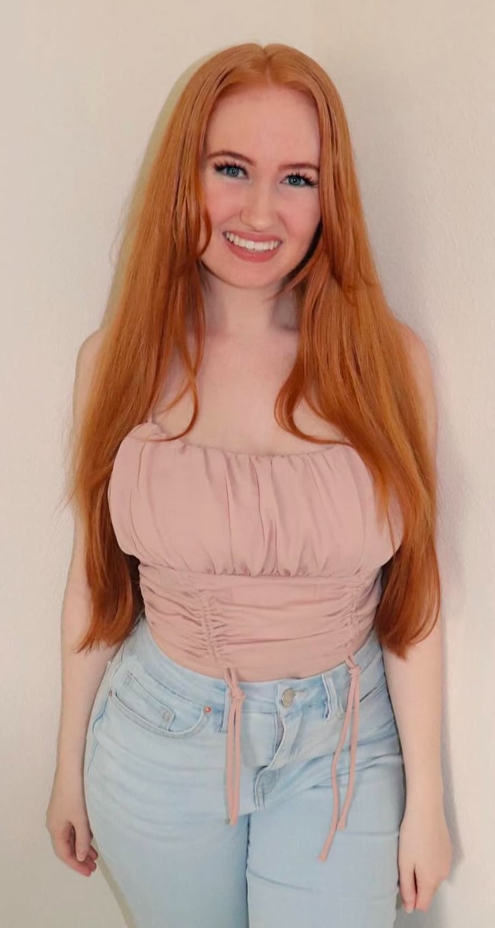 Ashley Burinski - Free pics, galleries & more at Babepedia