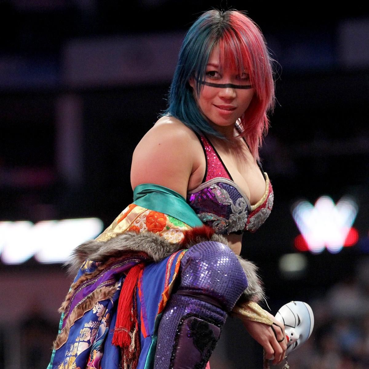 Asuka (wrestler) - Free pics, galleries & more at Babepedia