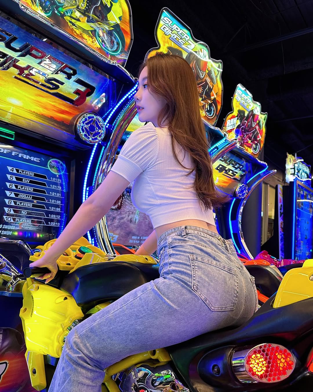 Athena Jiang - Free pics, galleries & more at Babepedia