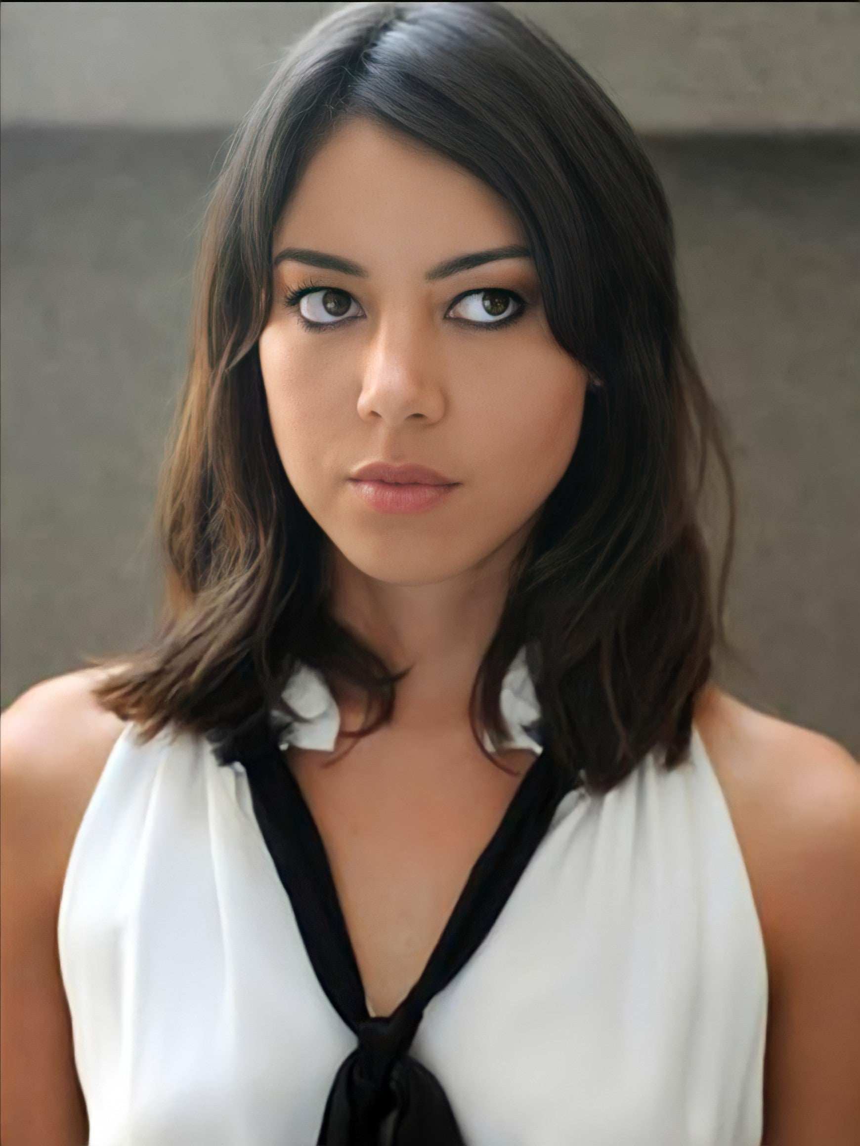 Aubrey Plaza - Free pics, galleries & more at Babepedia
