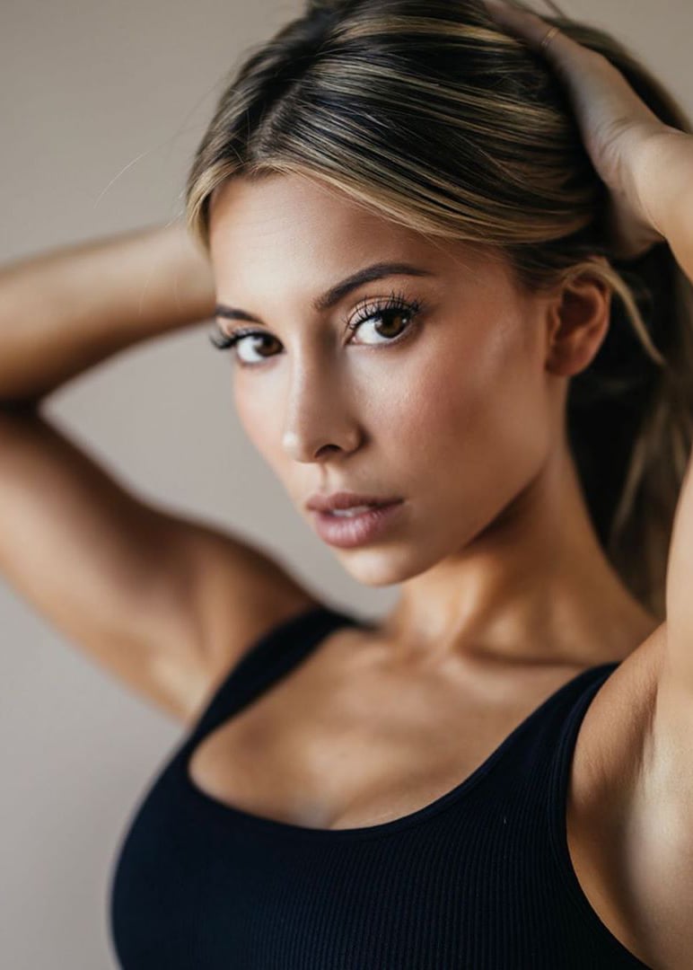 Ayla Woodruff - Free pics, galleries & more at Babepedia
