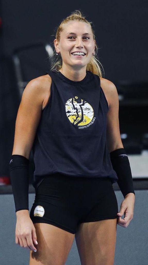 Ayse Melis Gurkaynak - Sportsmenka: siatkarka