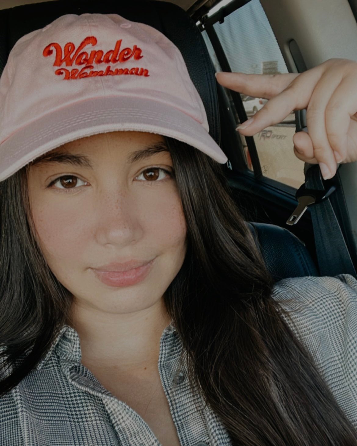 Bernadine Bluntly - Youtuber