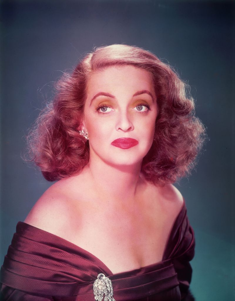 Bette Davis - Free pics, galleries & more at Babepedia