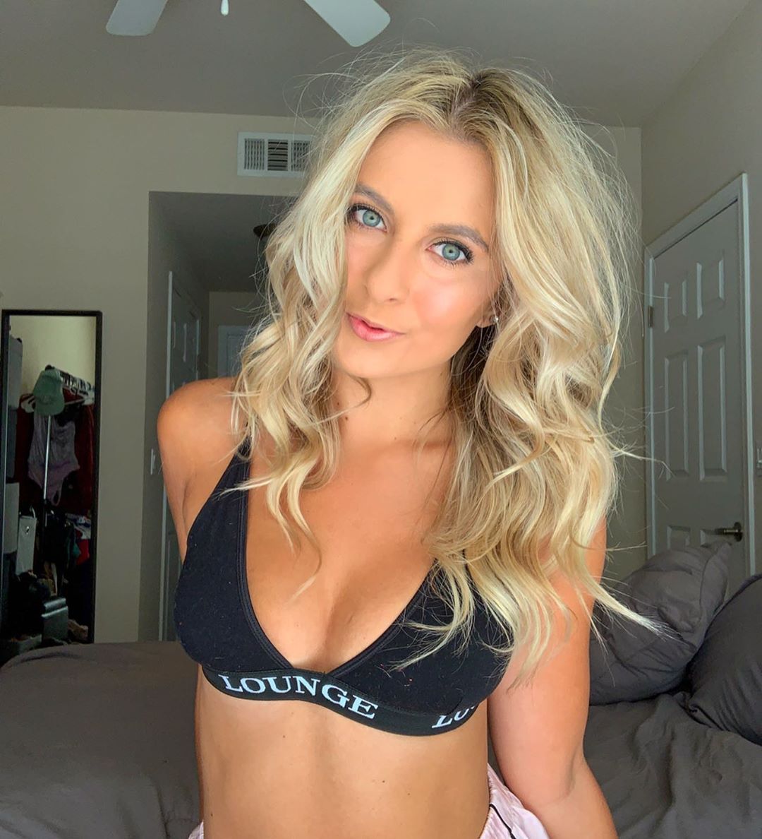Brianna Nicole - Free pics, galleries & more at Babepedia