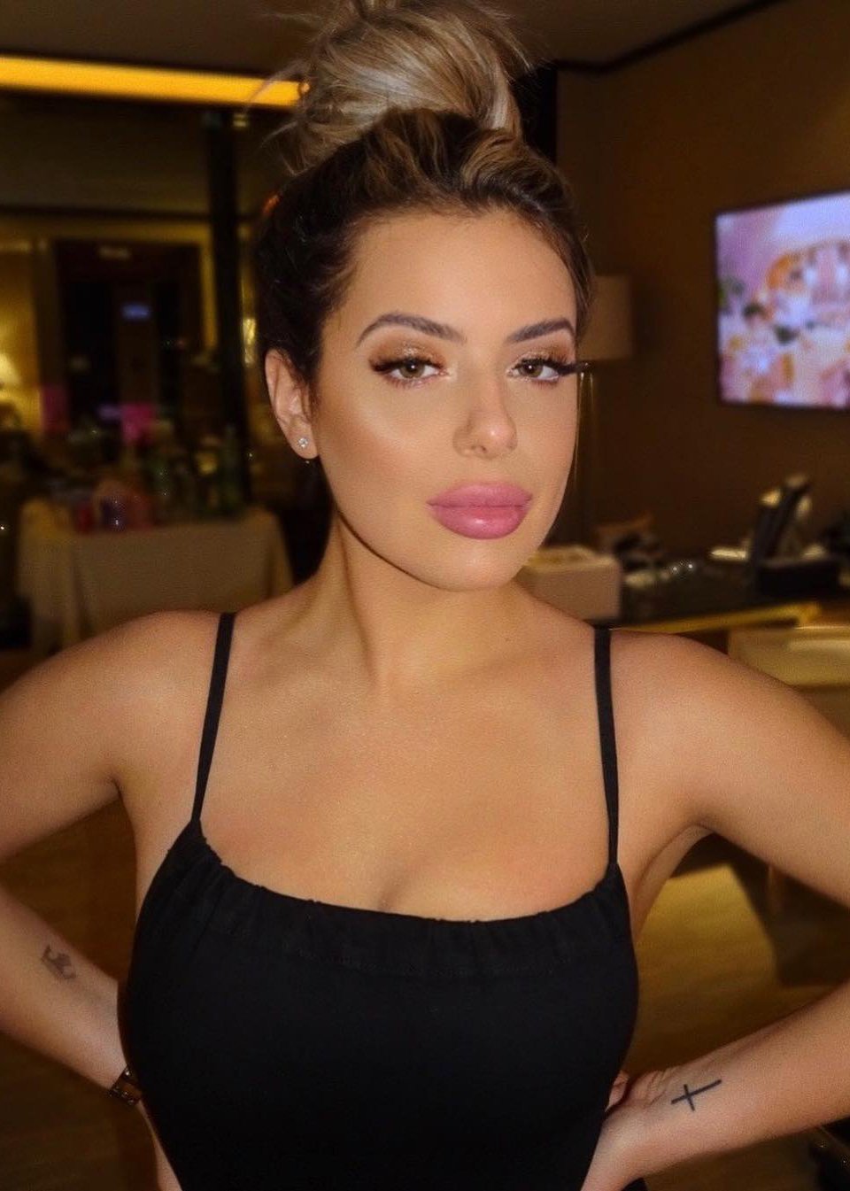 Brielle Biermann Shows Off Her Figure in Sexy Red Lingerie