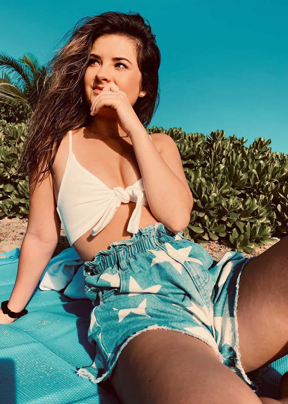Brooke Hyland - Free pics, galleries & more at Babepedia