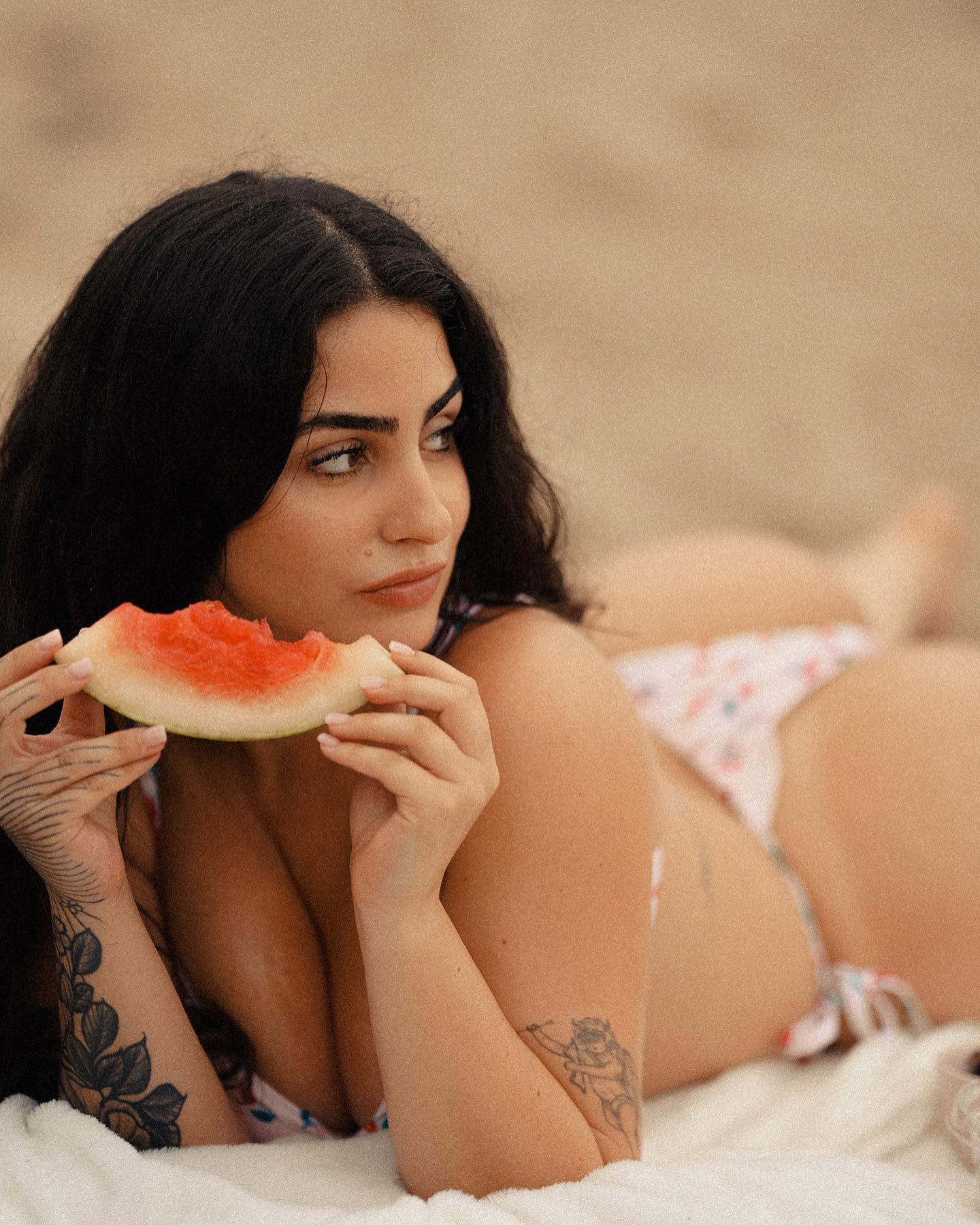 Carla Tee - Free pics, galleries & more at Babepedia